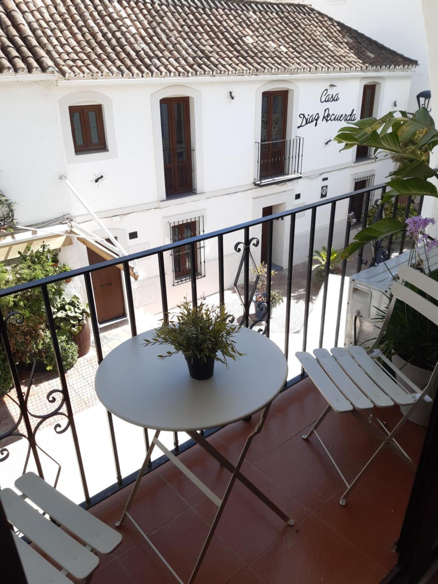 אסטפונה Impressive Apartment With 3 Bedrooms Metres From The Beach מראה חיצוני תמונה