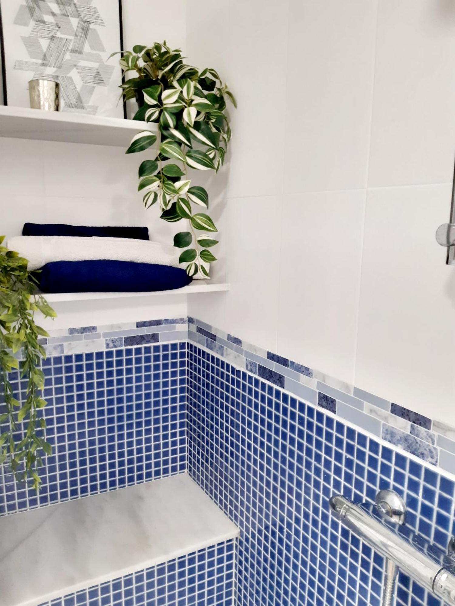 אסטפונה Impressive Apartment With 3 Bedrooms Metres From The Beach מראה חיצוני תמונה