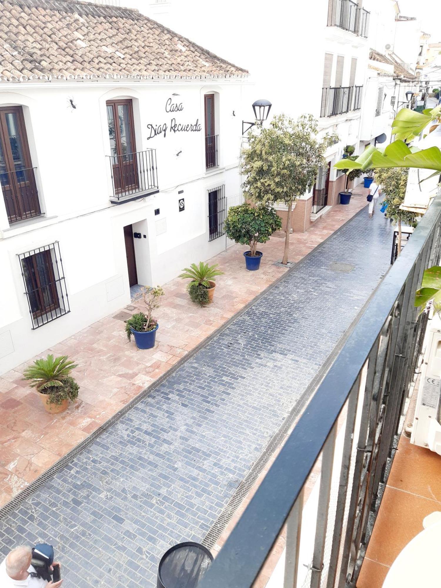 אסטפונה Impressive Apartment With 3 Bedrooms Metres From The Beach מראה חיצוני תמונה