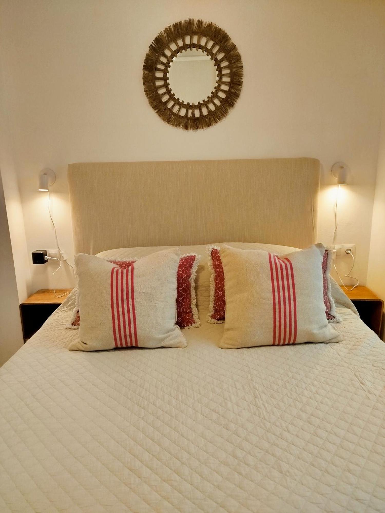 אסטפונה Impressive Apartment With 3 Bedrooms Metres From The Beach מראה חיצוני תמונה
